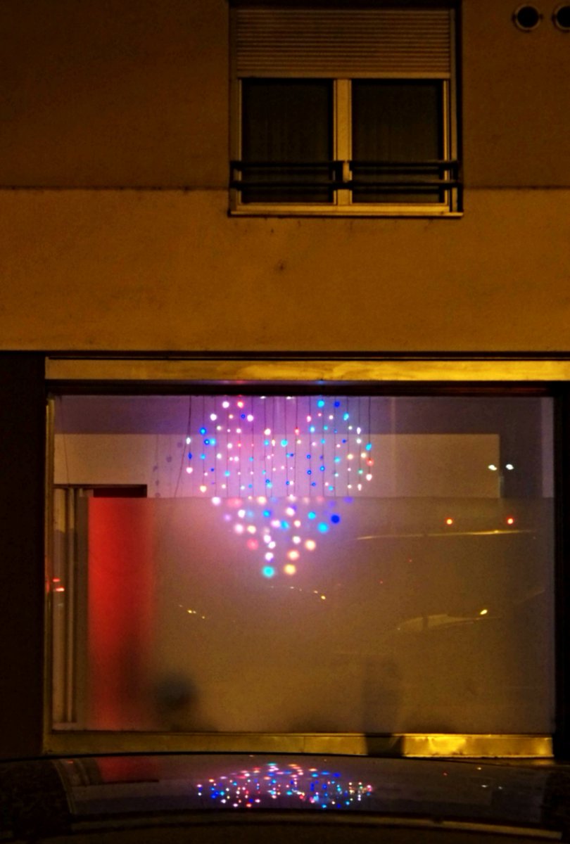 apex_archive's tweet photo. Heart is broken
#heart #lights #darkness #urbanphotography #Wien #sexdontsellanymore #finster #herz https://t.co/VIxXniXwmv