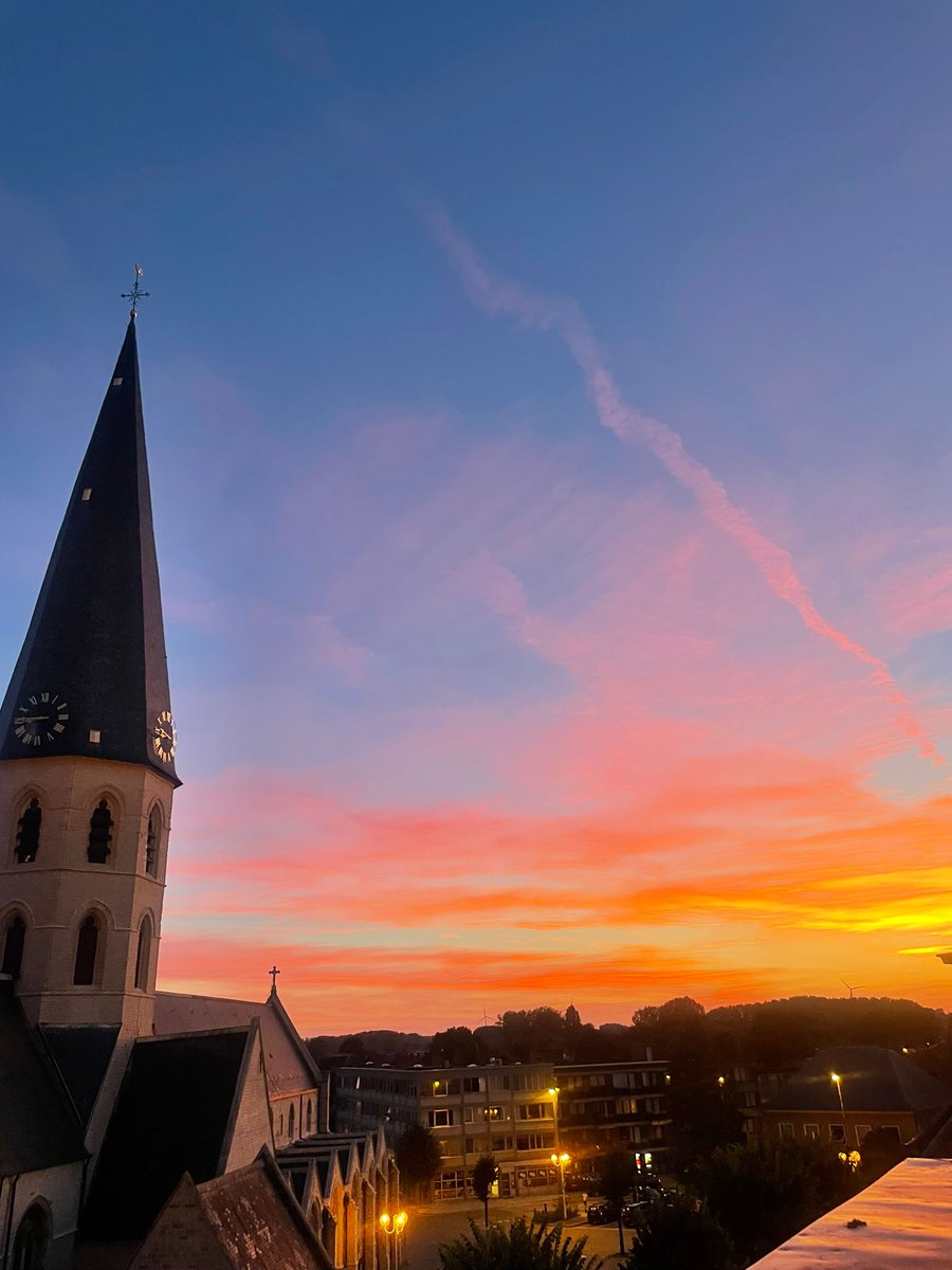 RobbeWaem's tweet photo. ⛪😍 https://t.co/z5JA7sXHEB
