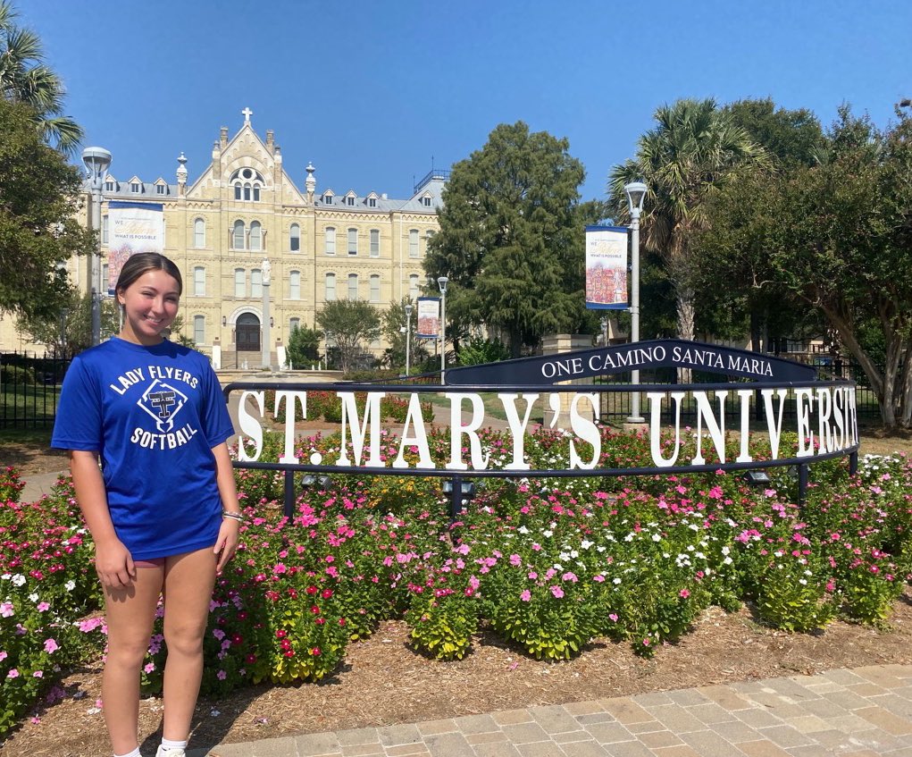 AleynaStJean's tweet photo. Thank you Coach Fields for a good day at St. Mary’s! @StMUsoftball https://t.co/5WtcylMfpH