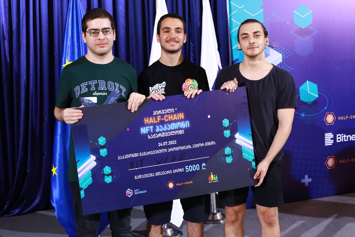 HALF-CHAIN tweet media