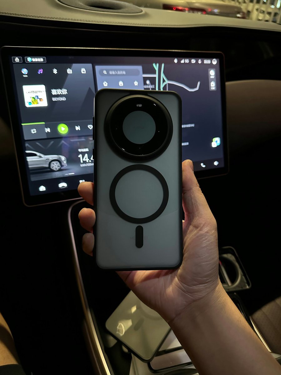 Miku9458's tweet photo. After waiting for three years, I switched from Mate40Pro to Mate60Pro. As the first domestic chip in China,Must support！！！ https://t.co/Tv1jP5UAGl
