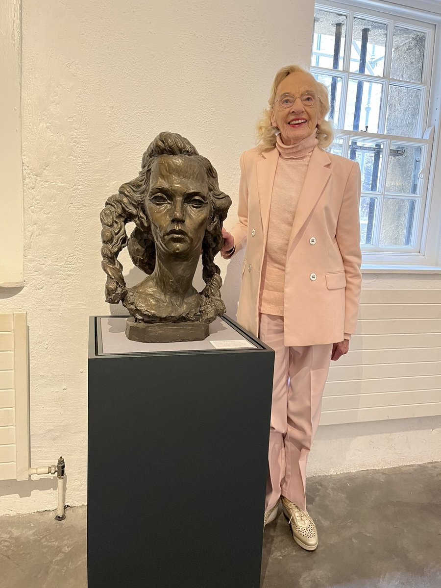 My mum, Maeve Taylor (proudly 95), yesterday posing beside the head of the sculpture she modelled for in 1955. In storage since the 70s, now on public display. The full statue adorns the lawn behind the Custom House. Thanks Brian Crowley, <a href="/KilmainhamOPW/">KilmainhamGaolMuseum</a>  <a href="/lizgillis191623/">Liz Gillis</a>