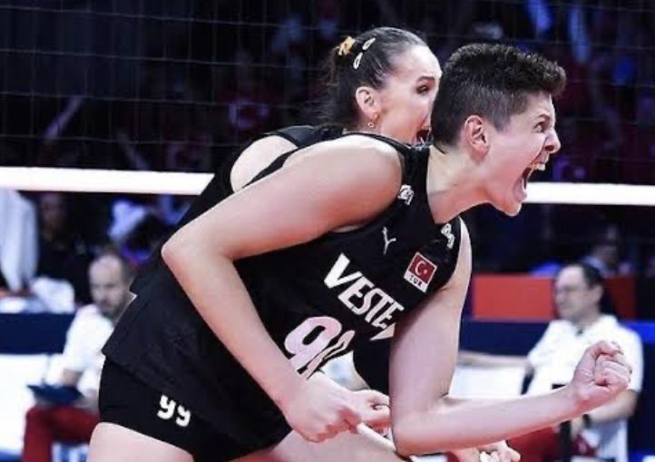 Sırf Ebrar’ı günah keçisi yapmak için keşke Sırbistan kazansa diyen zürriyetsiz,vatansız,yobazlar.. O kupayı gözünüze soka soka kazanacağız..
✔️
Eda Erdem #ebrar ebrara #FileninSultanlari #vargas #EuroVolley2023 #EbrarKarakurtYalnızDeğildir