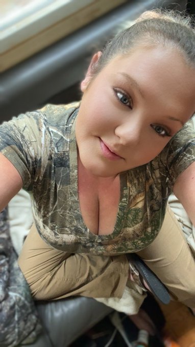 Message me on here or on snap SouthernMilf22 to purchase content 😘  #southern #blueeyes #milf #snapslut<a href="/tag/blueeyes"class="tags"><span>#blueeyes</span></a><a href="/tag/southern"class="tags"><span>#southern</span></a><a href="/tag/xxx"class="tags"><span>#xxx</span></a><a href="/tag/videos"class="tags"><span>#videos</span></a><a href="/tag/milf"class="tags"><span>#milf</span></a><a href="/tag/skype"class="tags"><span>#skype</span></a>