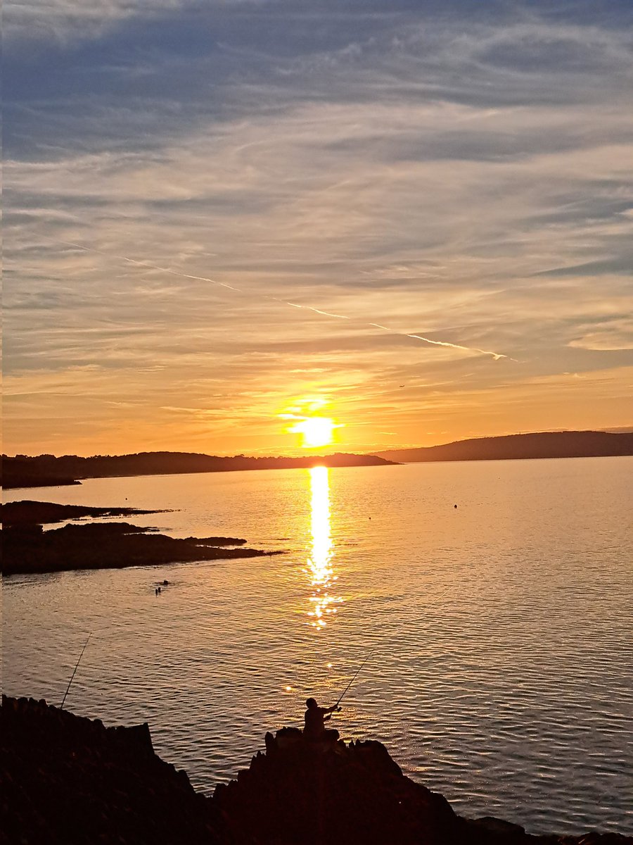 Sunset Bangor 🧡 @WeatherCee @barrabest @angie_weather @geoff_maskell @bbcniweather @bbcweather @dolgamble @caitlinrose0902 @zara_gamble_xo @louise_utv @coolfm @u105radio @linzilima @WeatherAisling @itvweather @ailser99 @StormHour @ThePhotoHour @ryangamble05 @metoffice @deric_tv