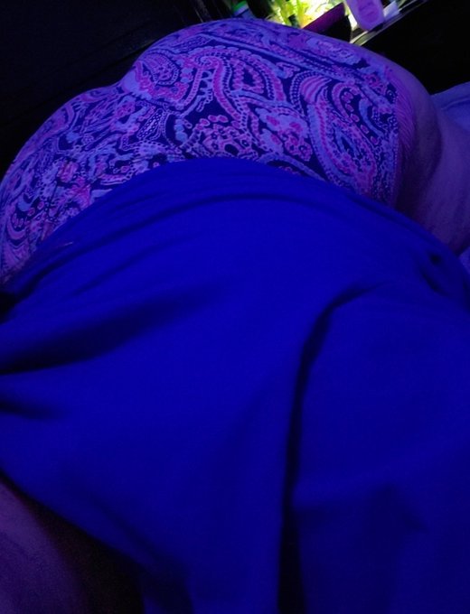 Enjoying this thickness??😏 https://t.co/Yxr0Aw9Ig8<a href="/tag/missyoudaddy"class="tags"><span>#missyoudaddy</span></a>