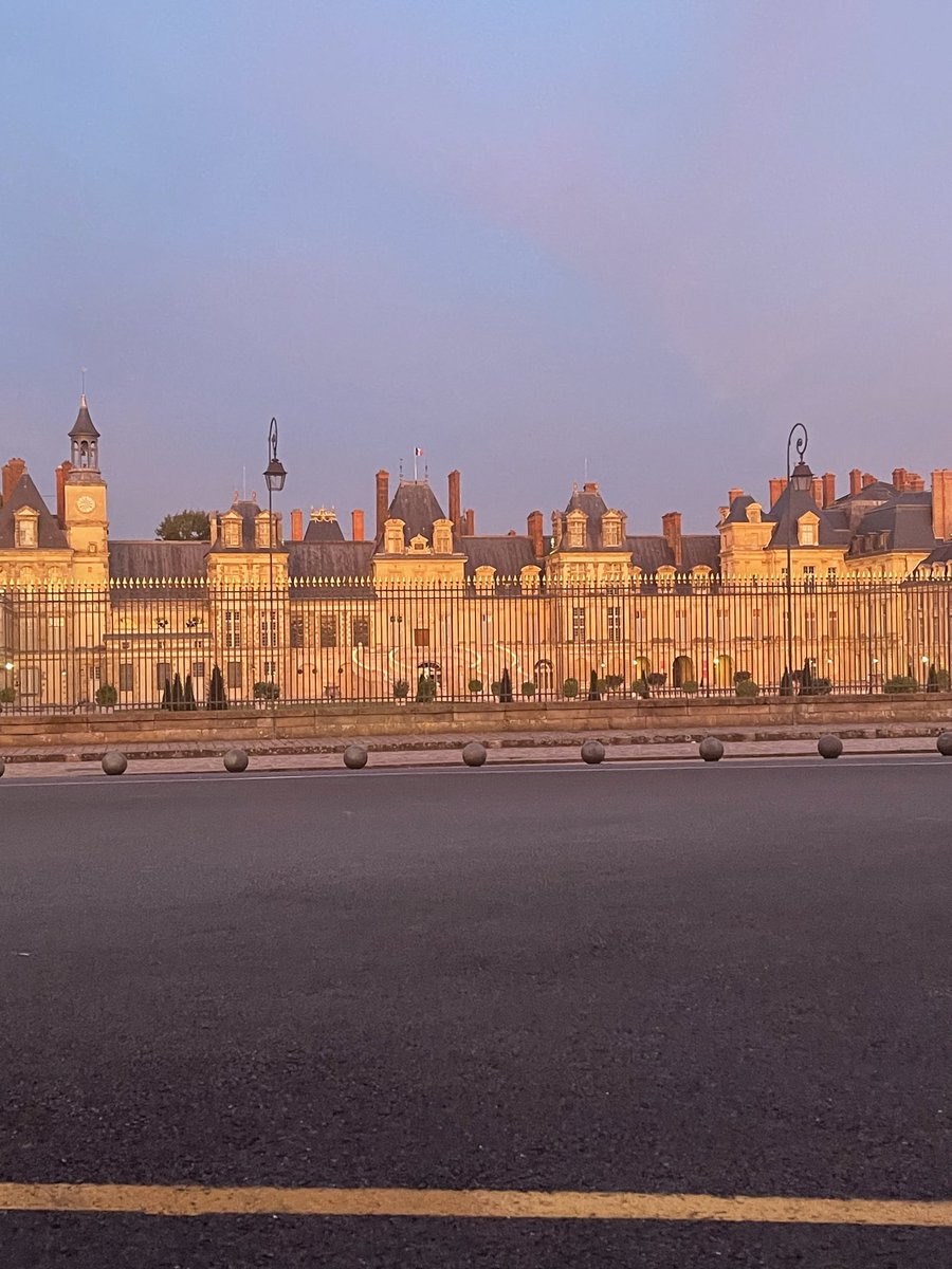Artedys's tweet photo. Château de Fontainebleau today https://t.co/5YEpifd51K