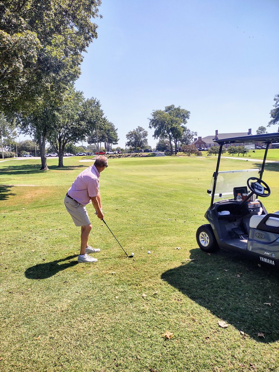 MusicCityTR's tweet photo. #SundayFunday with my guys @kentlmitch615 @TimNicholsMusic @JackDaniels_US @OldHickoryGolf #Fore #PinHighTim #36 https://t.co/QhKPjHd9Lu