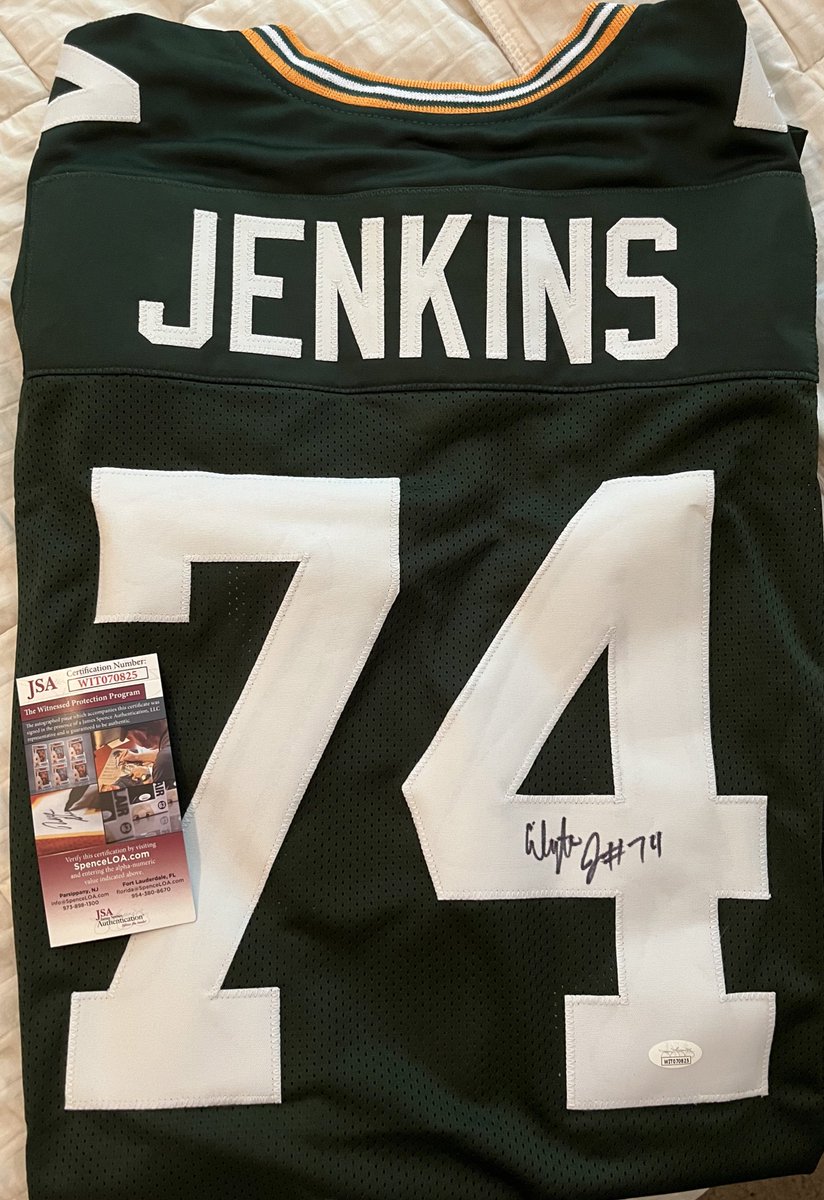 LombardisBar's tweet image. 🚨Packers Giveaway🚨

To celebrate Packers football starting in just one week, we’re going to give away a signed Elgton Jenkins jersey!! 

To enter, follow Game On WI. Extra entry for retweeting and subscribing to our YouTube channel!

Winner picked before kickoff next week!