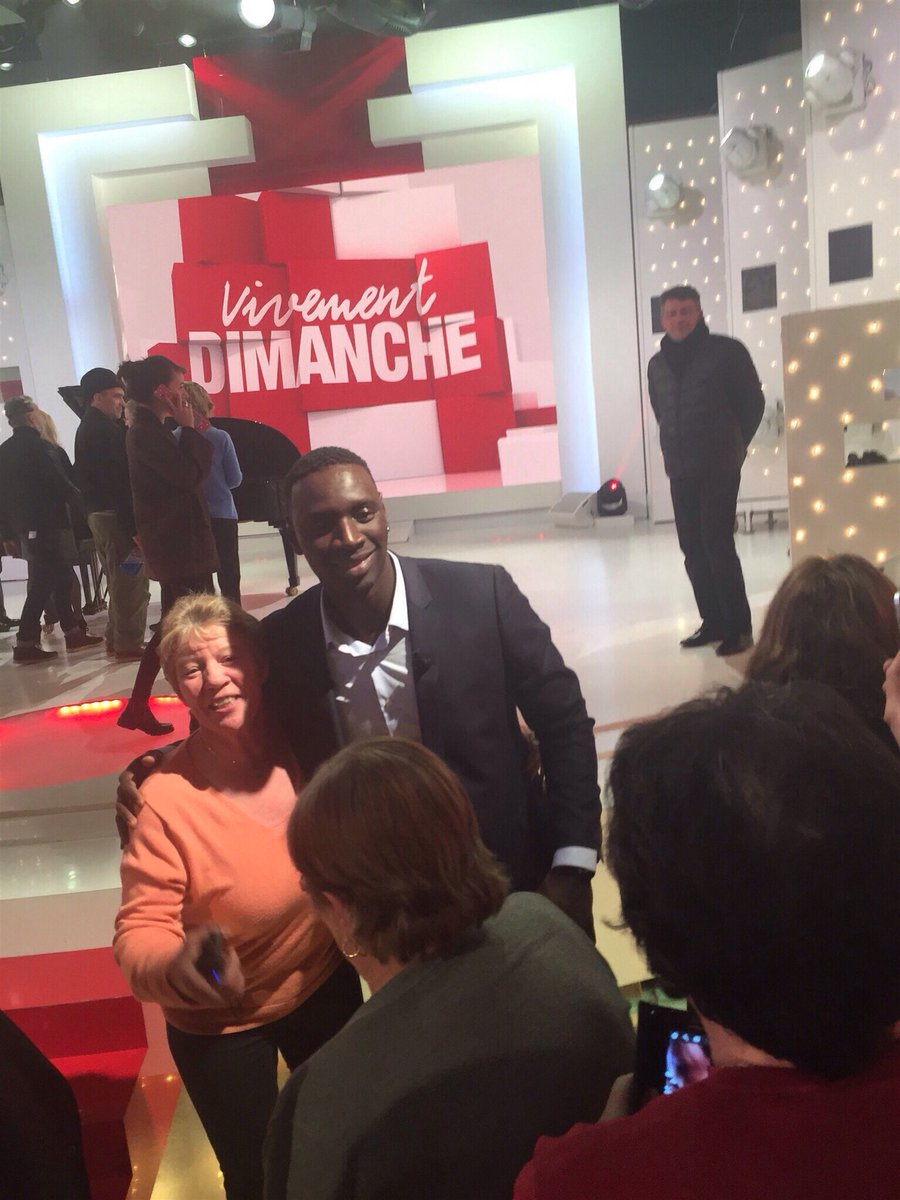 cathy_sau's tweet image. Ce soir #tf1 #Intouchables avec mon acteur préféré ❤️❤️ @OmarSy