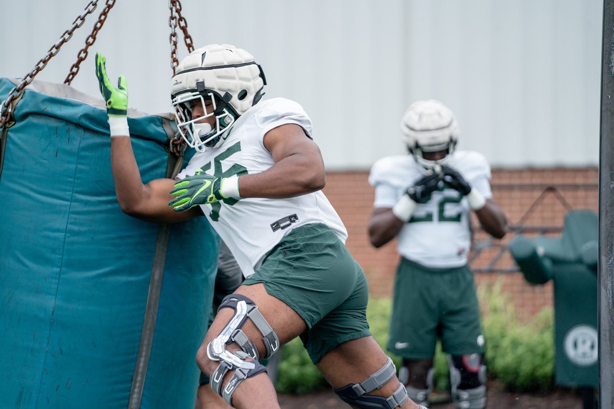 __4jalen's tweet image. "Stepping onto the field with determination and heart, ready to leave a legacy as one of the greatest Spartan Dawgs to ever grace this turf. Watch out world, Jalen Thompson is here to make his mark. 💚🏈 #SpartanLegacy #GoGreen #JalenThompson #FootballGreatness"