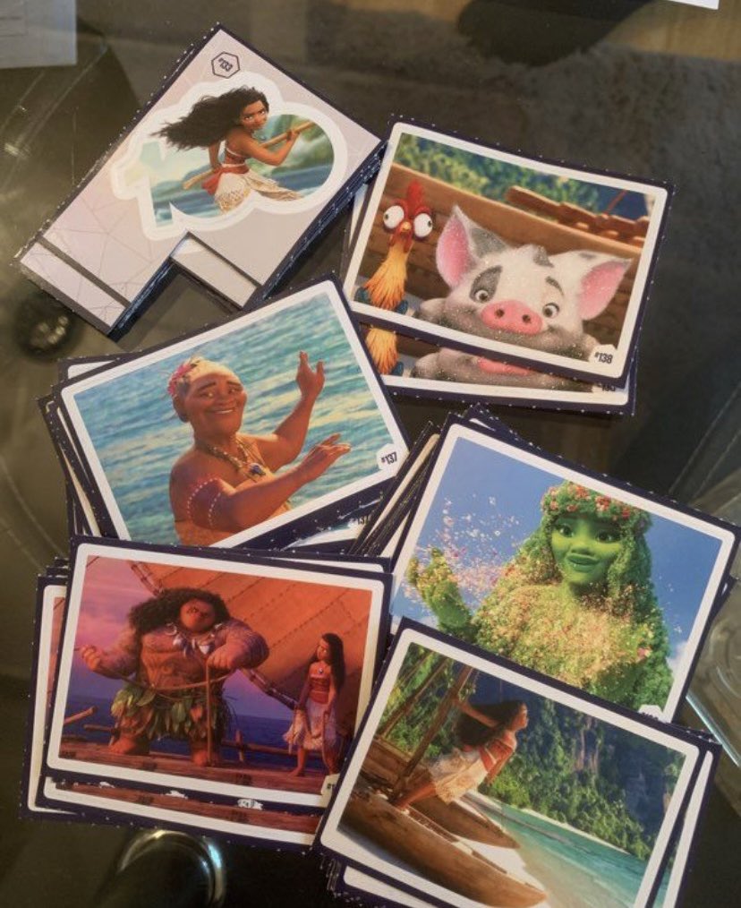 floxa_'s tweet photo. Bonjour, je vends ou échange mes autocollants Disney de chez Auchan à collectionner.
J’en ai plus de 1000 doubles 😅 et je cherche à m’en débarrasser tout en faisant profiter les autres fans de disney. 
Si jamais ça vous intéresse n’hésitez pas à m’écrire en mp ☺️ https://t.co/sSYrTx9LJu