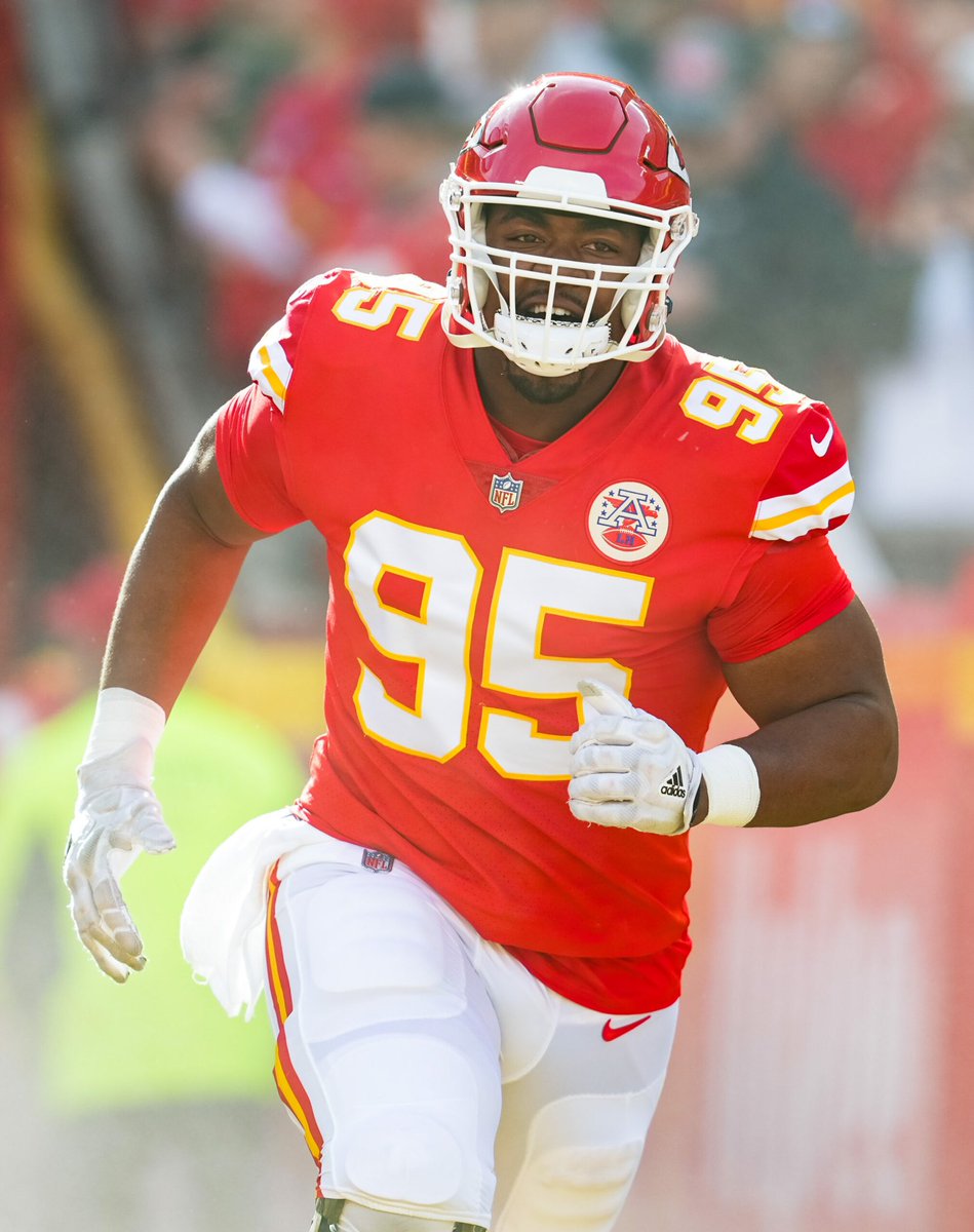 FeelLikeMafe's tweet photo. Chris Jones has interest in playing in Seattle according to many rumors. The #Seahawks are monitoring the situation that’s happening in Kansas City and would be a potential suitor for Chris.

Should Seattle go all in this year? https://t.co/vW9jXSC9hY