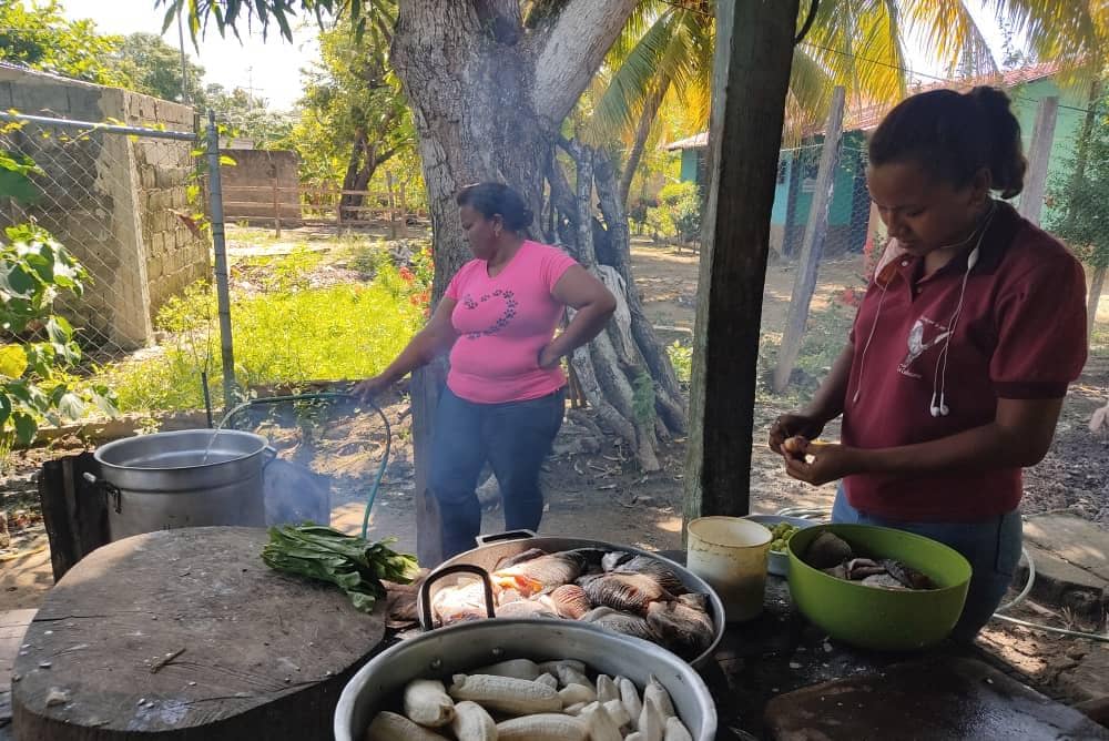PartidoPSUV's tweet photo. APURE | PSUV Peñalver realizó Sancocho Comunitario https://t.co/c8LAG7VKgU  https://t.co/6cbS2GP9w4