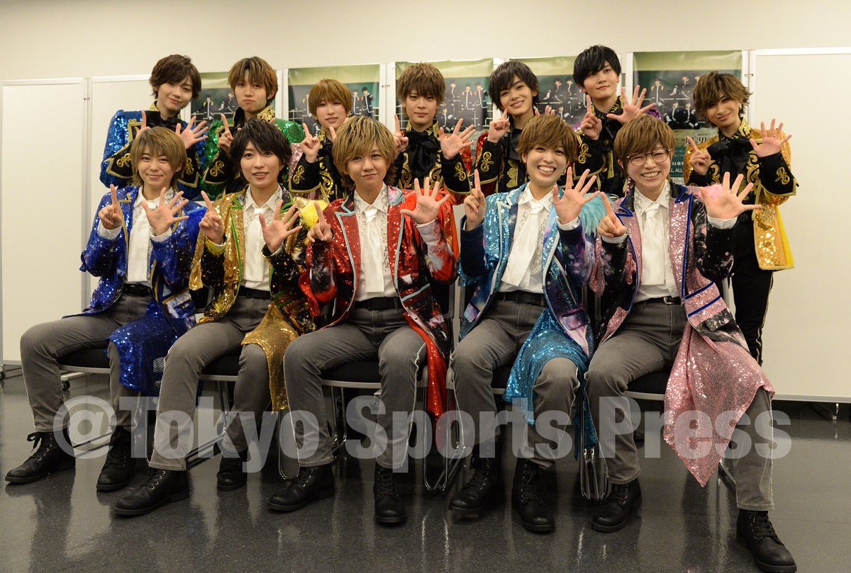 tospophoto's tweet photo. 【風男塾】１５周年ライブに卒業生登場「負けないよう鍛えてきました」｜東スポWEB https://t.co/bAc1AB01PK

＃英城凛空 ＃葉崎アラン ＃胡桃沢鼓太郎 ＃天堂太陽 ＃赤星良宗 ＃凰紫丈源　＃柚希関汰
#青明寺浦正 #瀬斗光黄 #赤園虎次郎 #愛刃健水 #武器屋桃太郎 https://t.co/IUKBnGEvTr