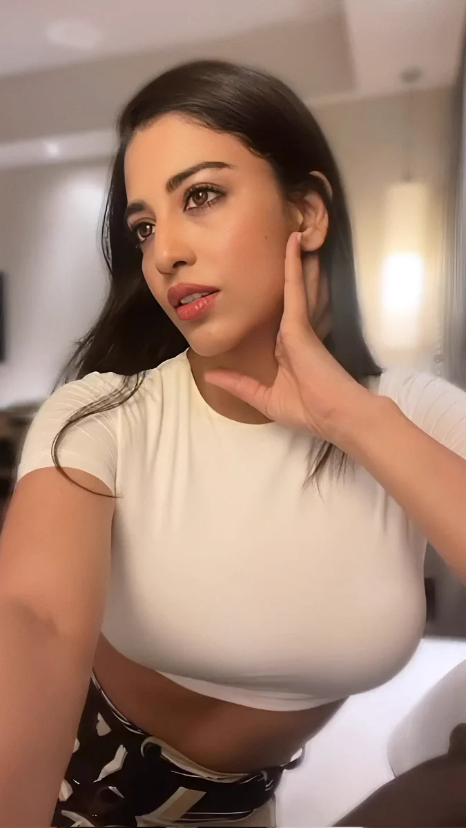 F5HB54qbIAACQS0?format=webp&name=medium