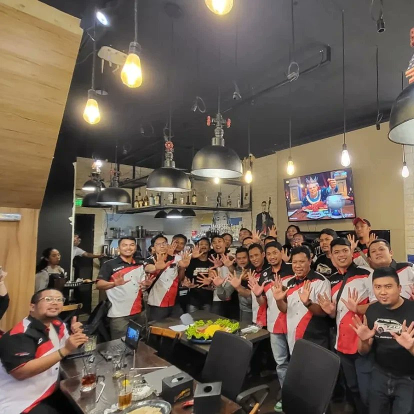 AvanzaClub_ID's tweet image. Syukuran serentak 1 Dekade 

#sepuluhtahuntaci #SatuDekadeKebersamaanTACI #ToyotaAvanzaClubIndonesia #DrivingWithManners #toyota #avanza #LetsGoBeyond #AlwaysDriveSafely #komunitasotomotif #clubotomotif