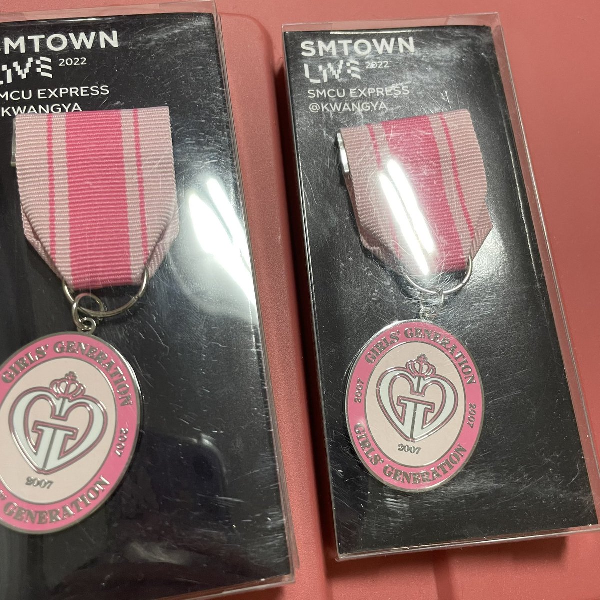 LhpLh's tweet photo. SMCU EMBLEM BADGE - SMCU EXPRESS
에셈씨유 엠블럼 뱃지 양도합니다.

gs반택포 1.0

소녀시대 태연 써니 티파니 효연 유리 수영 윤아 서현 슴스 굿즈 https://t.co/Net67GryVV