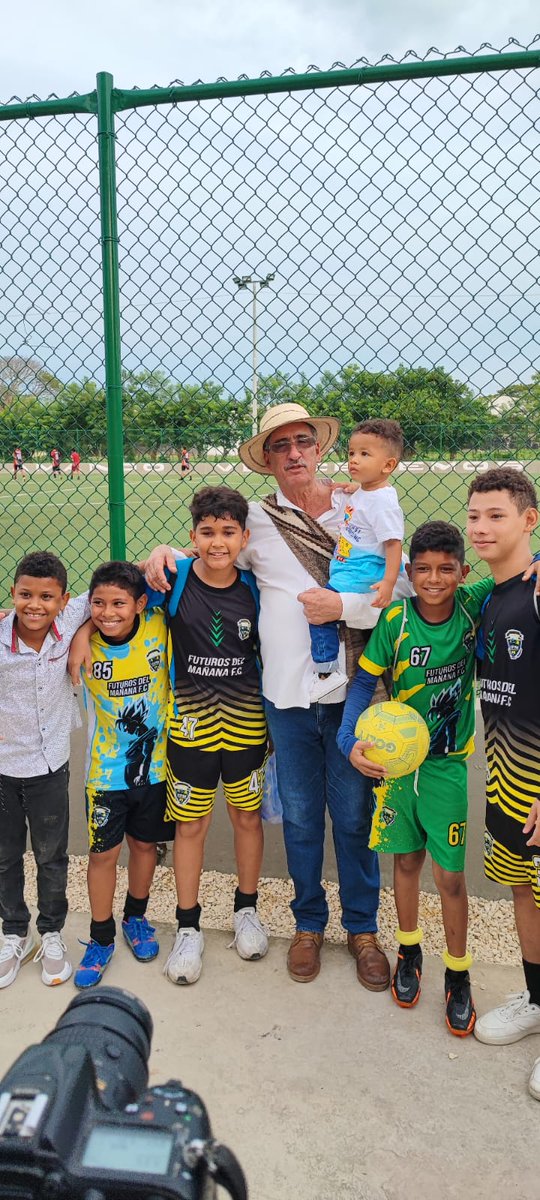 alzadoencanto's tweet photo. Tal como lo dijimos, ayer inauguramos el estadio Jaime Bateman Cayón, en Turbaco... deporte para la salud, la alegría, la felicidad, la tranquilidad... deporte para la paz, para la  vida.
Seguimos avanzando hacia la Prosperidad con Valores!
Amando Venceremos! https://t.co/mv4gCDGcFS
