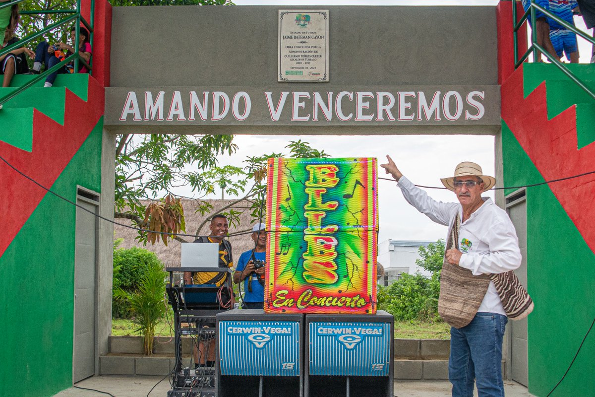 alzadoencanto's tweet photo. Tal como lo dijimos, ayer inauguramos el estadio Jaime Bateman Cayón, en Turbaco... deporte para la salud, la alegría, la felicidad, la tranquilidad... deporte para la paz, para la  vida.
Seguimos avanzando hacia la Prosperidad con Valores!
Amando Venceremos! https://t.co/mv4gCDGcFS