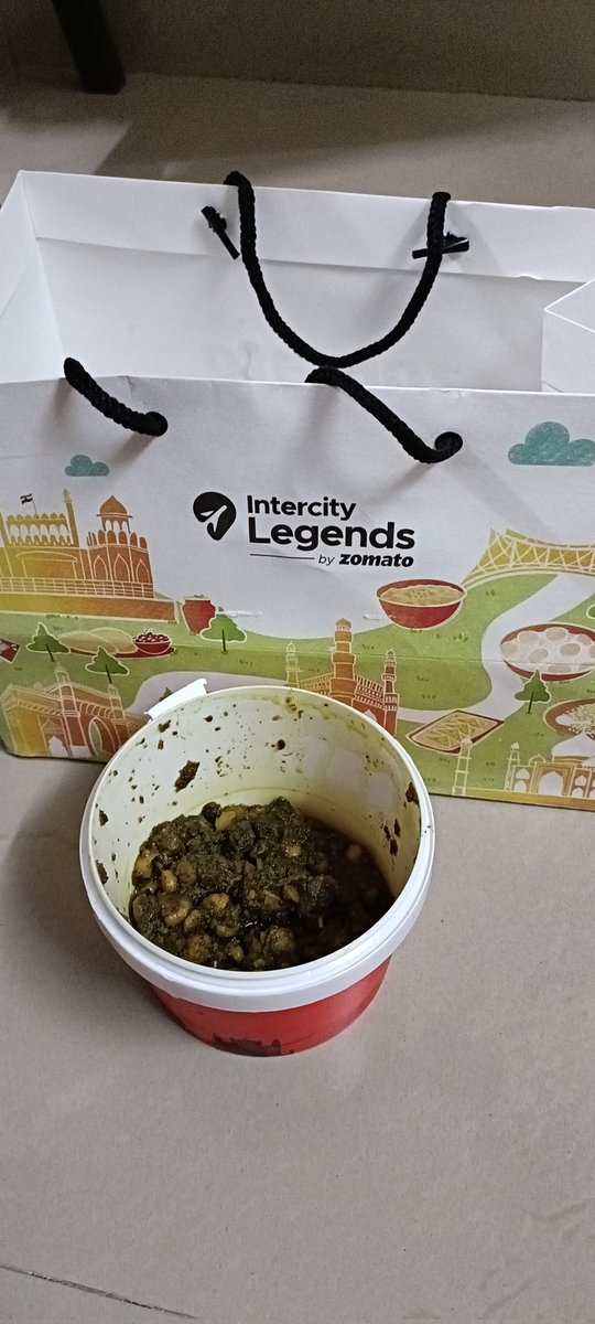 thehiteshshah's tweet photo. Ordered Chole Bhature via Zomato Legends from the famous Sitaram Diwanchand, Delhi and this is the quantity I get. Haven't mustered the courage to even try the quality. Highly disappointed. @SRDCPaharganj https://t.co/xbOJIOays8