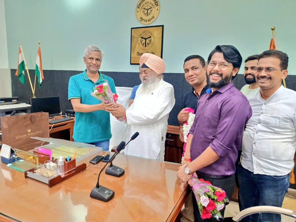 kapilkumarptc's tweet photo. आज आदरणीय जिलाधिकारी मुरादाबाद श्री शैलेन्द्र कुमार सिंह जी, से उनके कैंप ऑफिस पर भेंट की व उन्हें मथुरा जिलाधिकारी बनाए जाने पर हार्दिक शुभकामनाएं प्रेषित की। Congratulations @DMMoradabad sir for your new journey. We will miss u 💐
@officialvivek99 @gbsnirmal @parivartantheng https://t.co/3by0i1XdqR