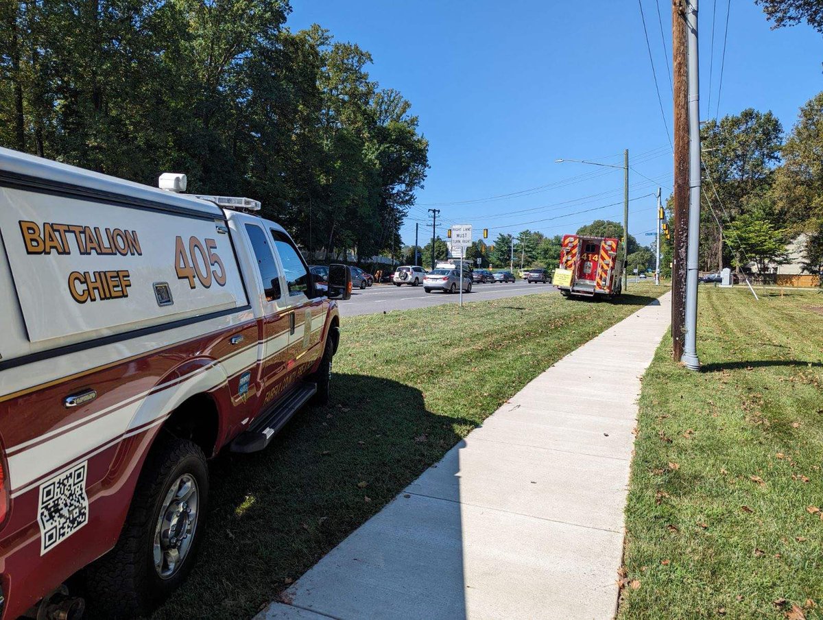 Last day of our #FillTheBoot for <a href="/MDA_DCVA/">MDA DC/VA</a> campaign!  Fire Station 14 from #Burke is out at Braddock Rd and Burke Lake Rd.  If you’re in the area, stop by, say Hi and help us help MDA!