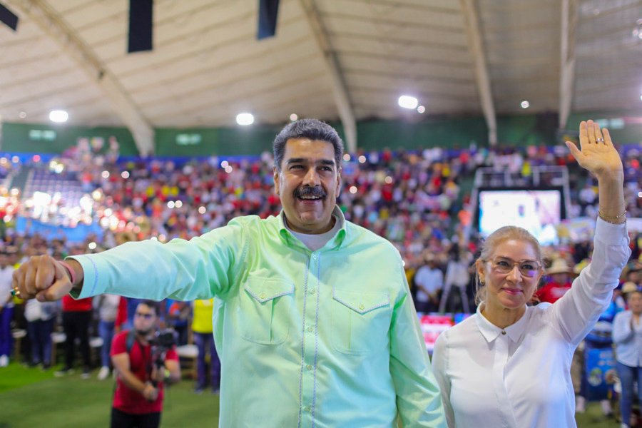 Venezuela nos convoca a trabajar por ella, con amor, conciencia y compromiso, a eso nos dedicamos todos los días, en Revolución. Es impresionante ver los frutos del esfuerzo permanente de todas y todos. ¡Sigamos amando, trabajando y luchando por nuestra Patria!