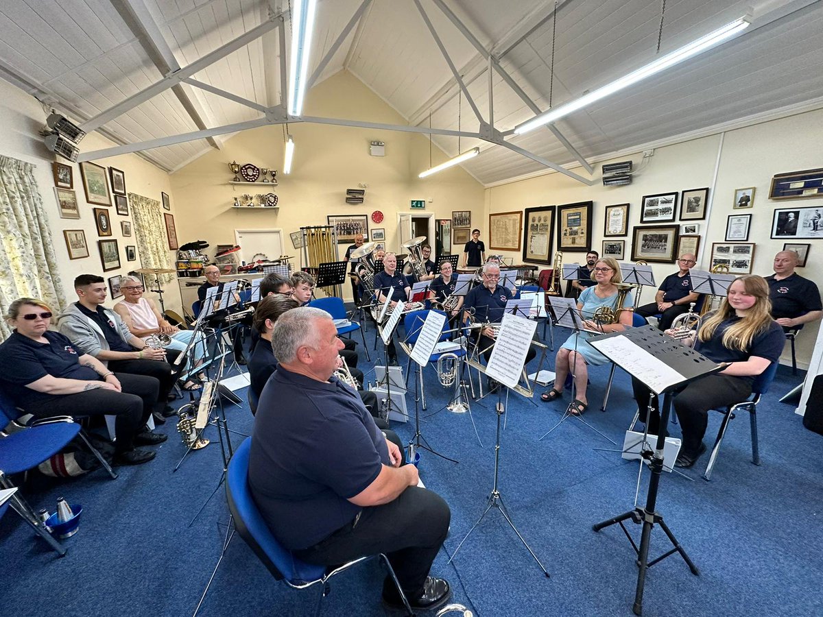 Newtown Silver Band - Seindorf Arian Y Drenewydd tweet media