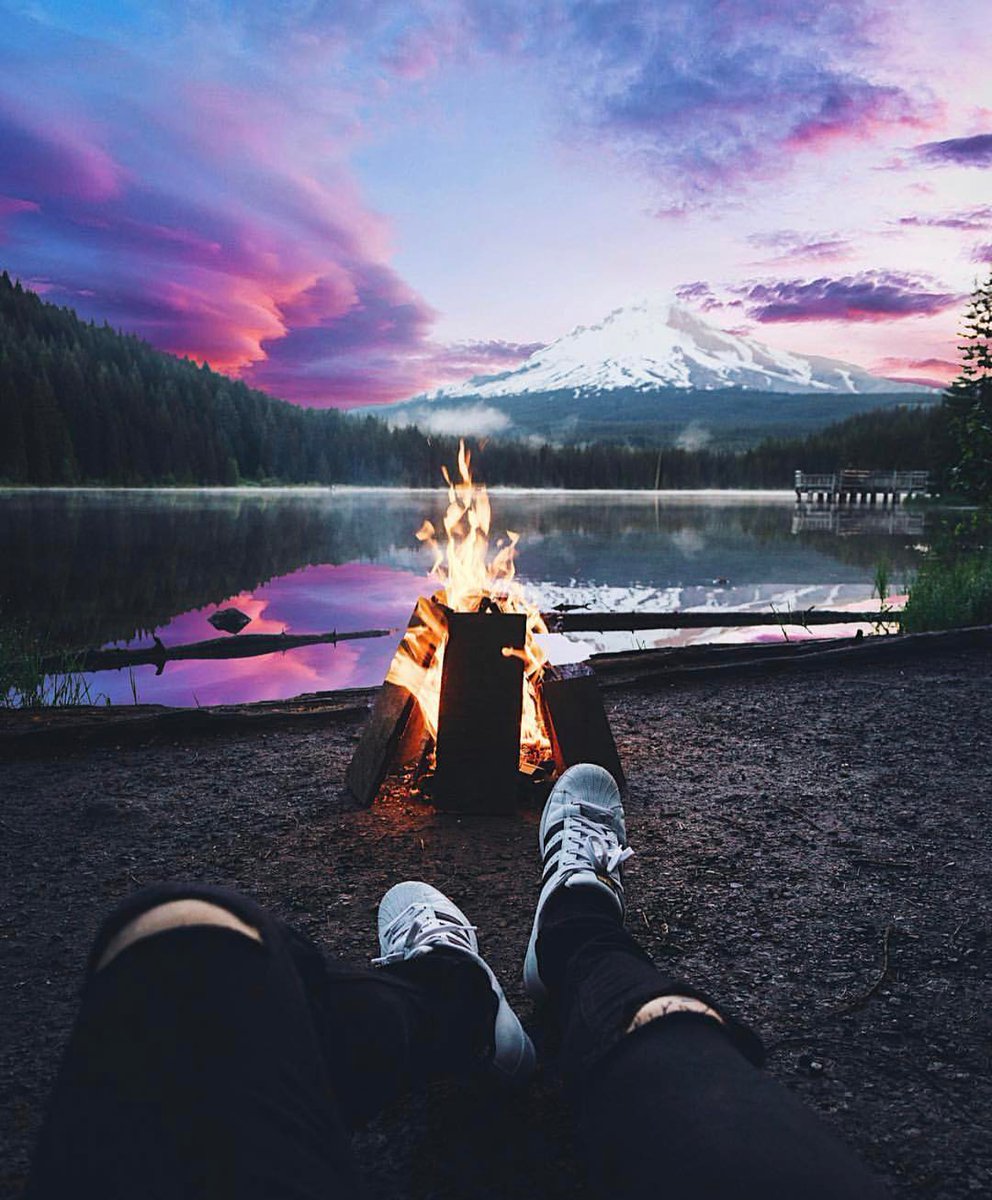happyycamping's tweet photo. Life was meant for good friends and great adventures!🔥🌎 https://t.co/Hcg9TqxJjG