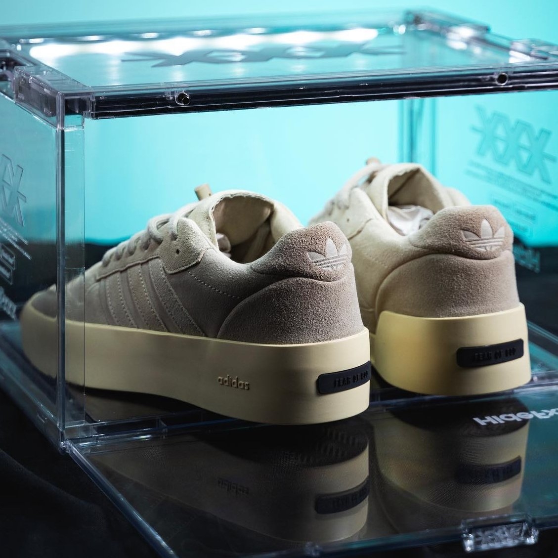 ModernNotoriety's tweet photo. Fear of God x adidas '86 Low 🔜 https://t.co/5fnG3d8d7g
