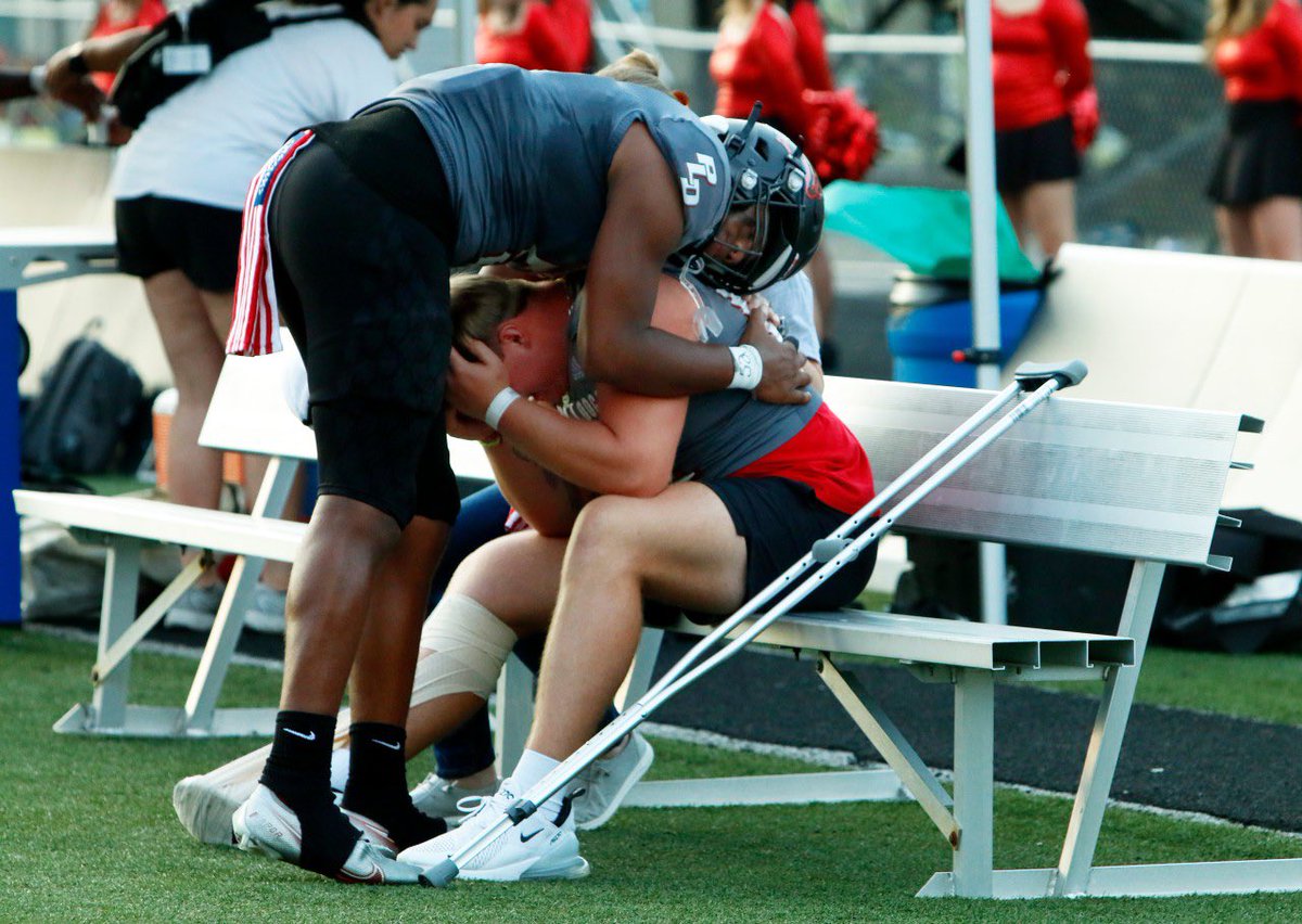 Regardless of the outcome we serve a bigger purpose. The brotherhood and love is real. Love you big E. #bigEStrong #52strong @EHampton52 <a href="/Z_Tibbs/">Zach Tibbs</a> <a href="/coachwesj/">Coach Wes Johnson</a> <a href="/Zach_Dampier18/">Zach Dampier</a> <a href="/Rimmons_5/">Ryan Timmons</a> <a href="/PLDunbarFB/">PLD Bulldogs Football</a> @PldAthletics