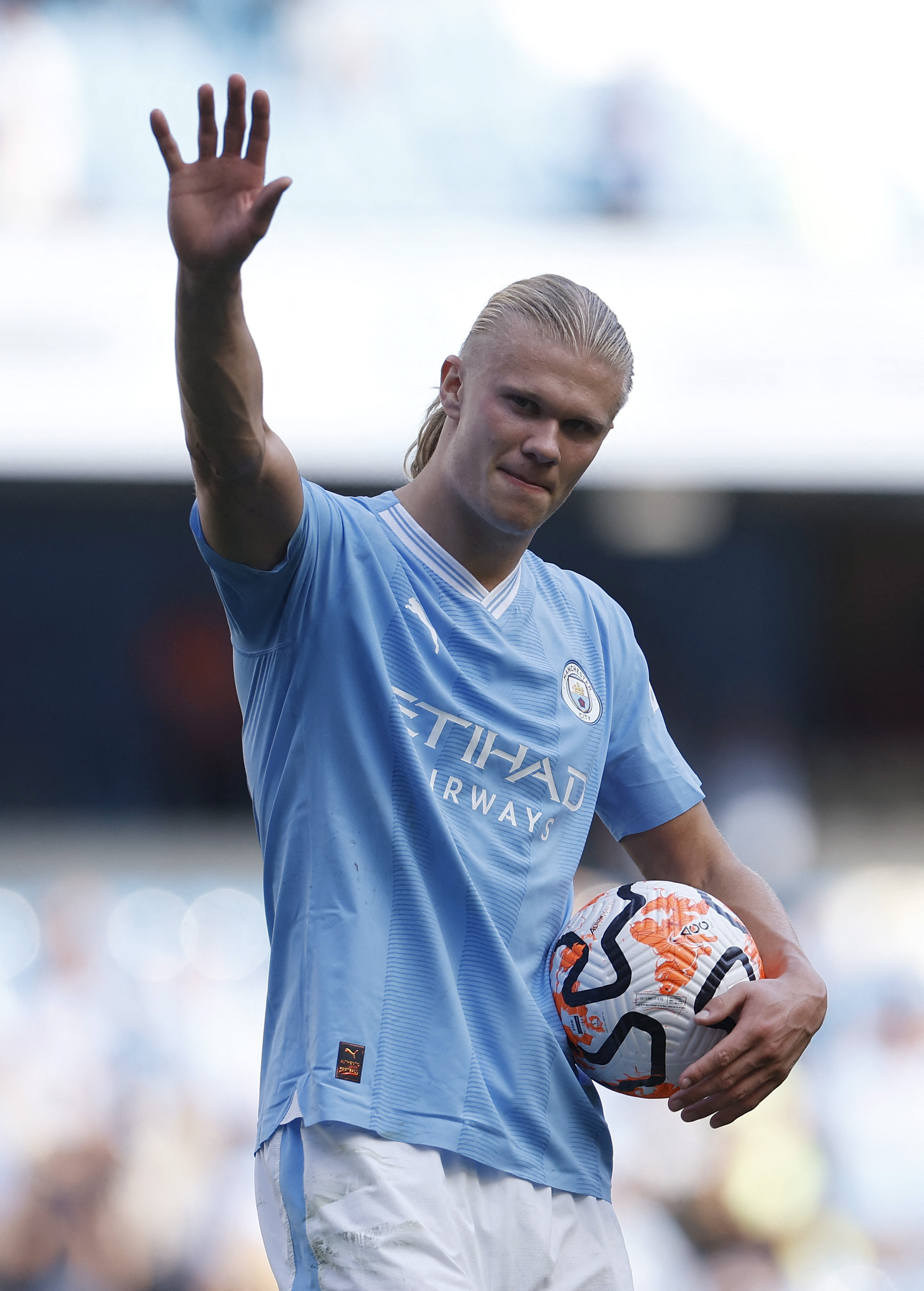 Transfer News Live on X: 🚨 Manchester City are set to offer Erling  Haaland a basic salary of £600,000-a-week if he extends his deal with them  beyond 2027. They want to stop