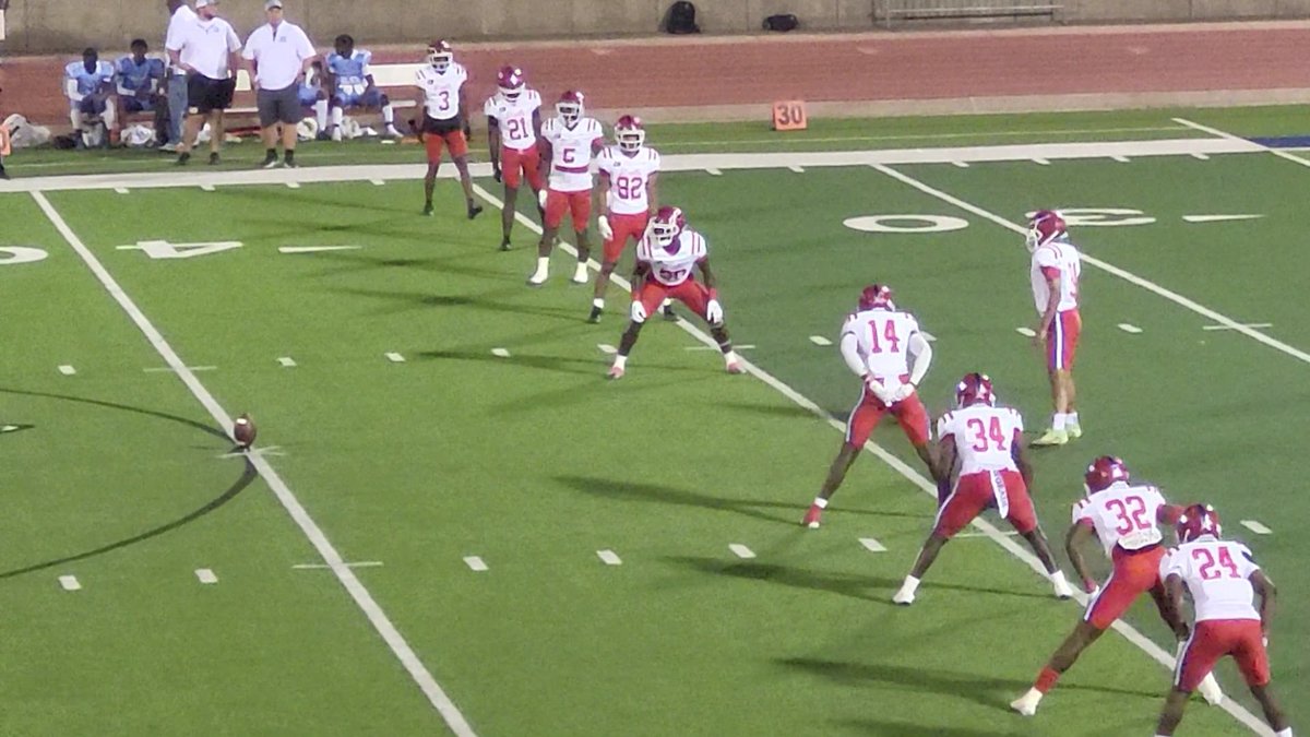 1risingstar2's tweet image. You Need Me Where Coach⁉️ #longsnapper #kickoff #kickreturn #MandOlb