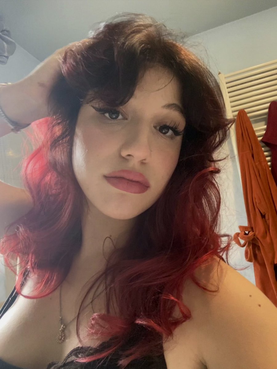 sof__ii's tweet image. pirandello sei una troia