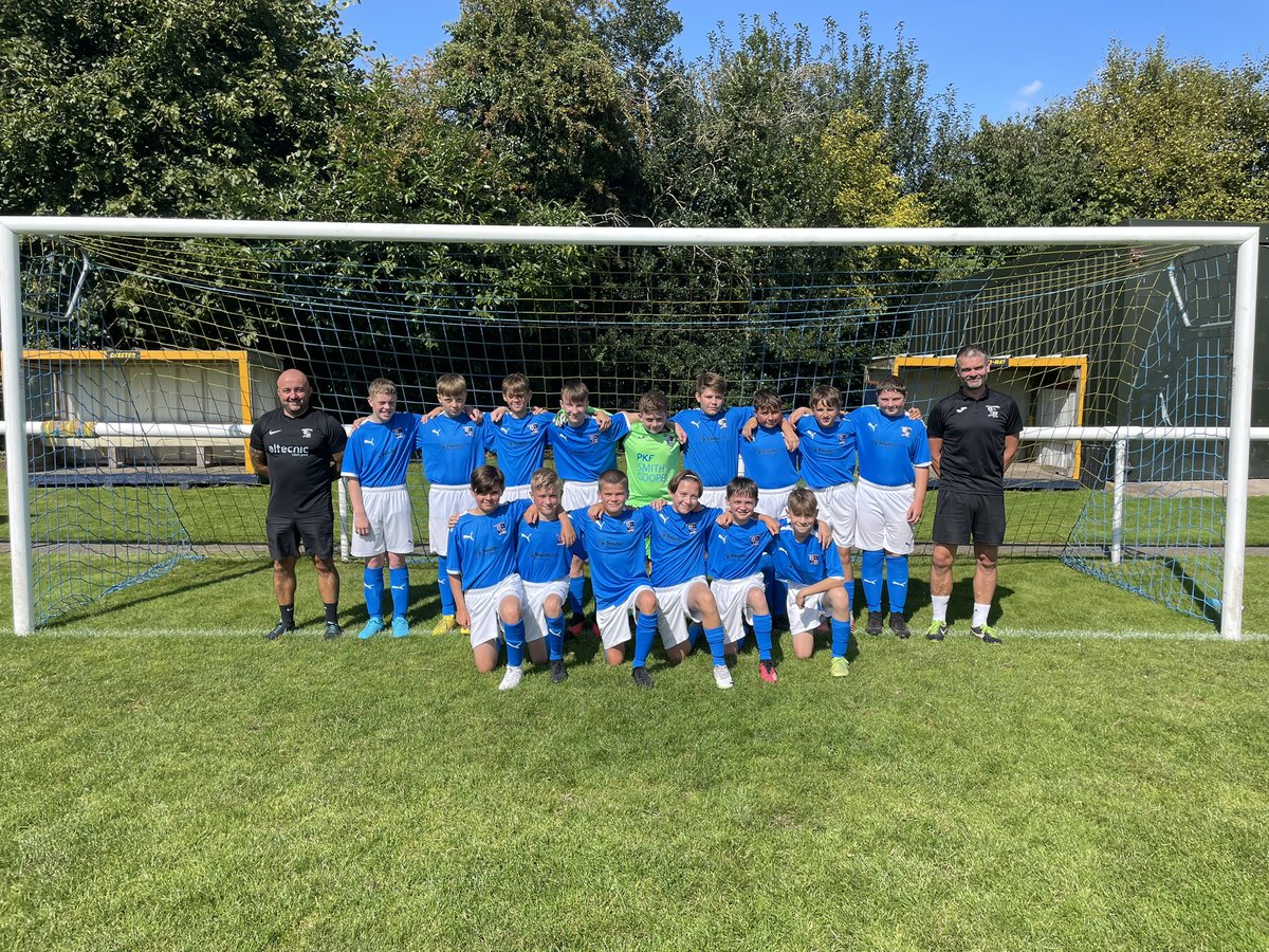 Massive thanks to @UttoxeterTownFC  for allowing Uttoxeter U13’s to play another match on the magnificent pitch against Uttoxeter Juniors U14’s. A fantastic hard fought match was played out that saw the U13’s win 4-3. 
Massive thanks to:
@Gado84 
@oldfieldssports 
@DirectSoccer