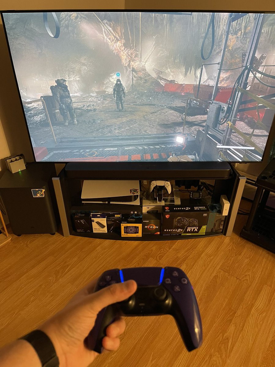 Snakestar16's tweet photo. @SnapBlastPLAY Proof you can play #Starfield with a #PS5 Controller. Face it, Starfield does NOT mean Xbox. PC replaces Xbox; but nothing replaces Playstation https://t.co/rNVpTD2yRf