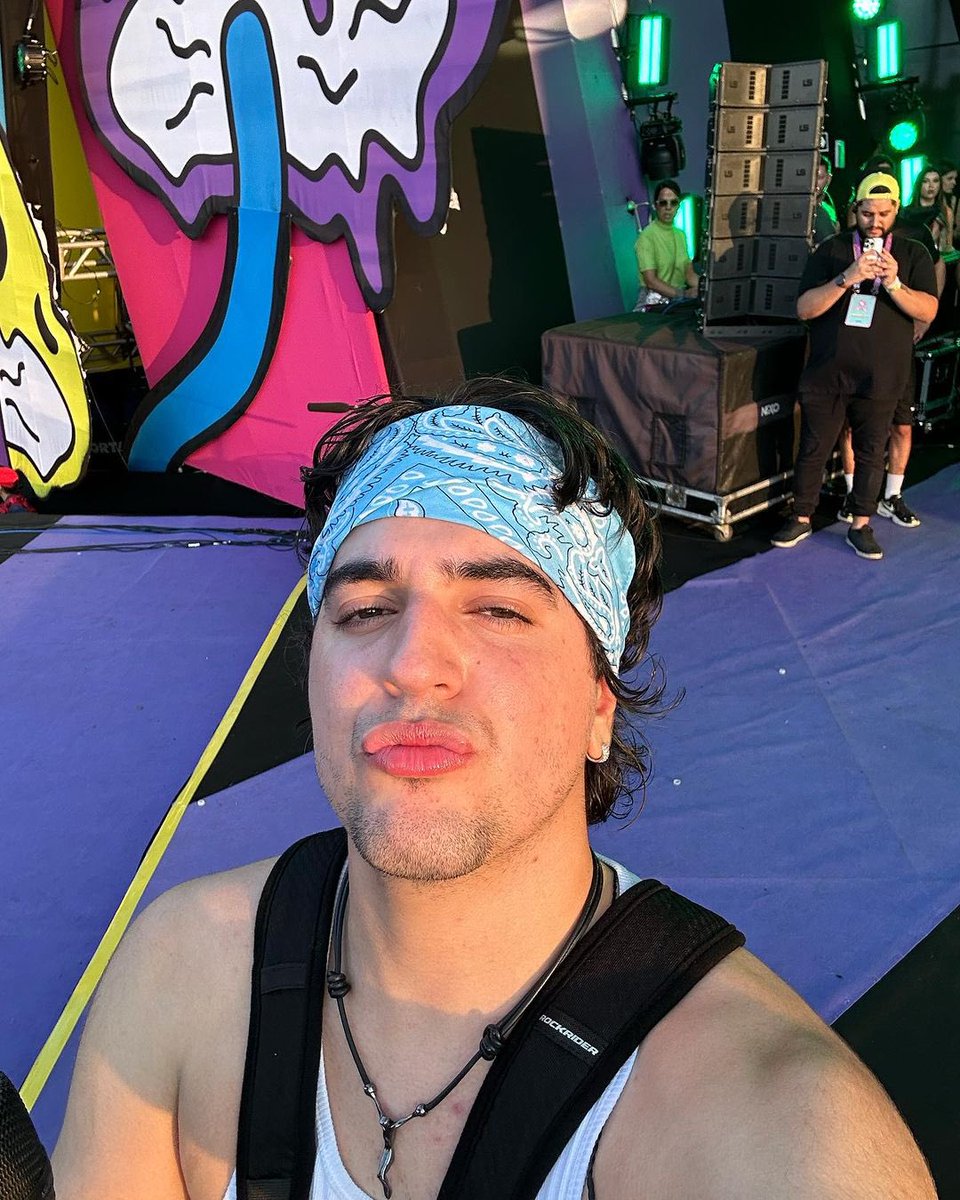 Nattanzinhoam's tweet photo. Você tem carta branca em nossos corações, como sempre nos surpreendendo. Amamos você! Ele usando nosso mimo no Desmanttelo 🥹🐸❤️
@eusounattan
@centrallnattan
#nattan #nattanzinhoam #amordefã #manausamazonas #principe #teamo #explorar #fly #desmanttelodonattan https://t.co/q6iDHqFOJN