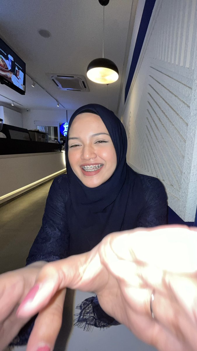 _zahwareza's tweet photo. Done tunang dekat Zus https://t.co/XYgHqUAmlx