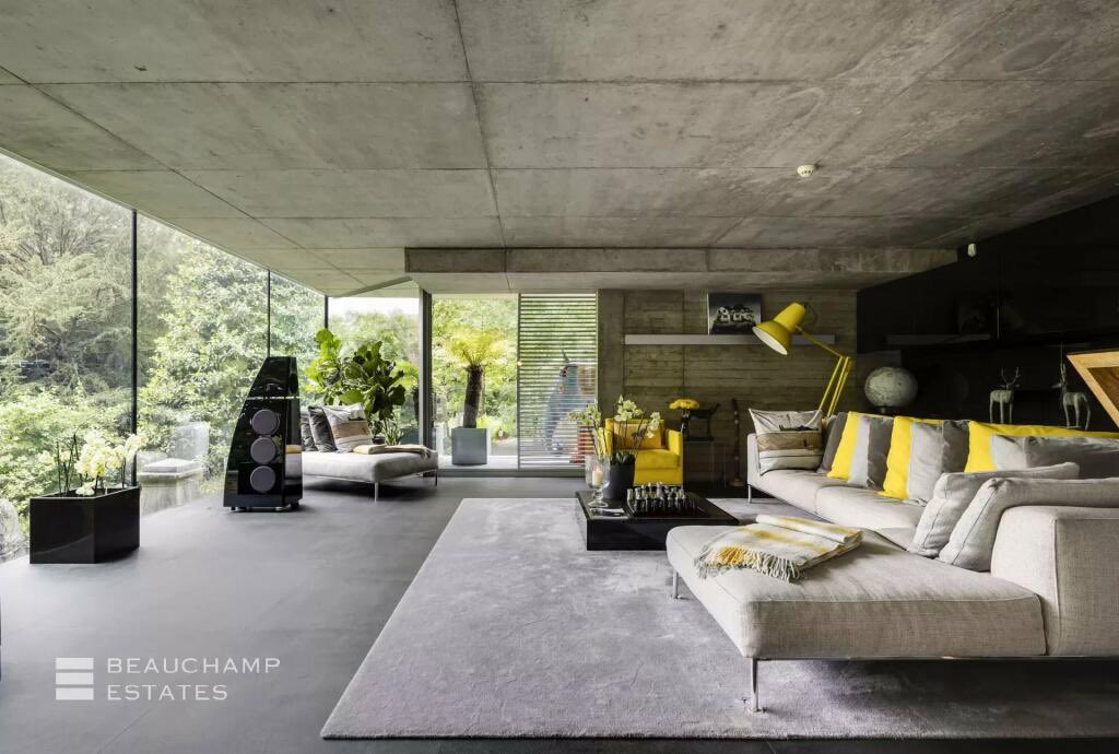 refinedmarketer's tweet image. ‘Slow down bro, it’s OK to take some time off’ 

MOTHERFUCKER I WANT THIS HOUSE

Do you get it?