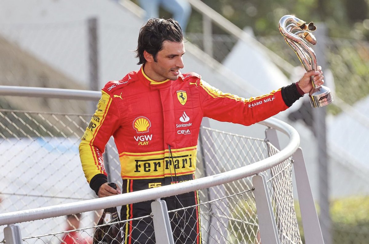 forsainz's tweet photo. to sum up carlos sainz weekend:

– 4th pole of his career
– 1st pole position this season
– 3rd non-rb pole sitter this season 
– most laps lead by a non-rb driver
– lead the italian gp for 15 laps
– italian gp driver of the day
– podium in front of the home crowd https://t.co/AUSjz0SgxD
