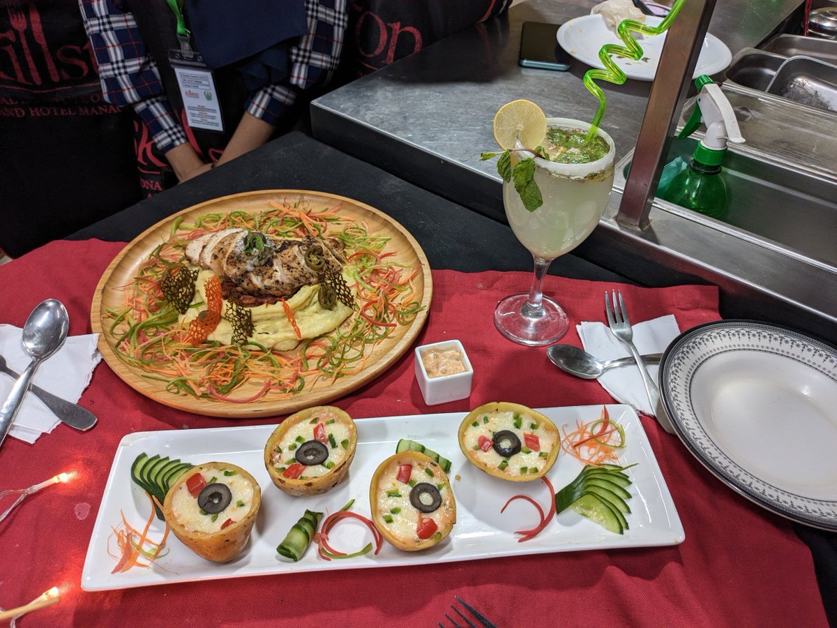 skillston's tweet photo. We decided to put our aspiring young chefs-to-be to the test and the results couldn't make us any prouder 🤩

Such a wonderful display of finesse and technique!

#Skillston #Food #CulinarySchool #Pakistan https://t.co/TOB6xh8wU2