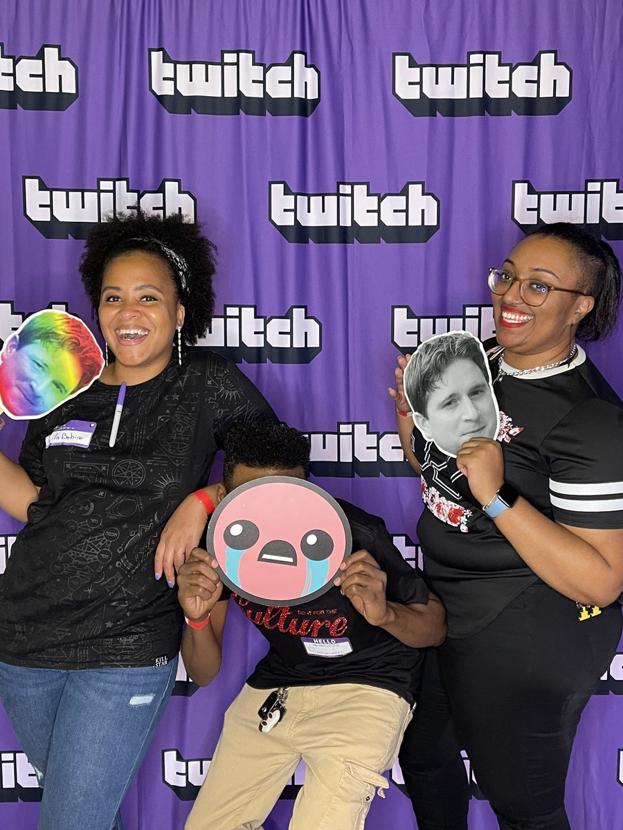 DMV Twitch meet up was fun! Next time I’ll bring all my card games!!   Finally met <a href="/SheIsBOOGIE/">INF Boogie 🔜 #SheIsPartnerPushin25</a> and <a href="/ReemaDaBeast/">Reema Da Big Stompy Player 💚 #MTG</a>. Also met <a href="/KMLTournaments/">KML Tournaments</a>!