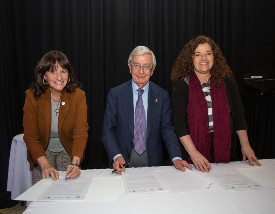 La ministra de Cultura y Turismo de Mendoza, Nora Vicario <a href="/noravicario/">Nora Vicario</a>, presentó el sello de #Mendoza, Capital Iberoamericana de la Armonía Gastronómica mendoza.gov.ar/prensa/se-pres…