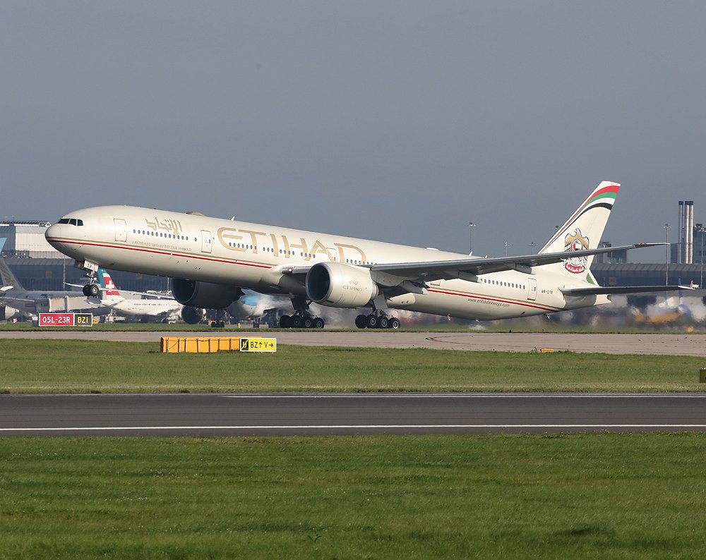 Etihad B777ER A6-ETP departing Manchester this morning 03/08/23.
#avgeek #aviationphotography 
#avgeeks #aviationgeeks