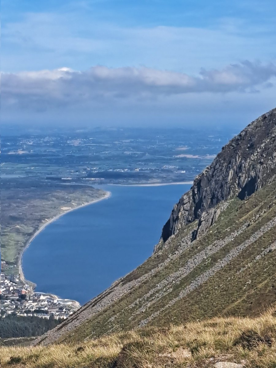 mrsmboyle's tweet photo. What a fantastic event. Chaoltise playing at Eats and beats in donard park Newcastle then a wee jaunt up slieve donard. Newcastle at its best. https://t.co/UFQ6NxsJWD