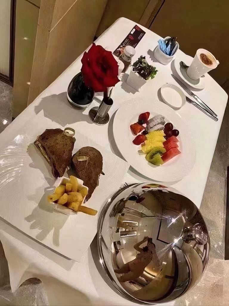 群友们开始约会了😂