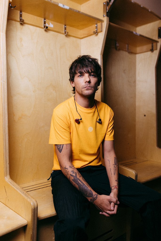 marietommoway's tweet photo. “eu amo Louis Tomlinson ” EU AMO MAIS eu amo mais Louis Tomlinson eu amo mais que todo mundo, 1% do meu amor por Louis Tomlinson equivale a todo mundo que ama Louis Tomlinson https://t.co/Oh2zYL5I7T