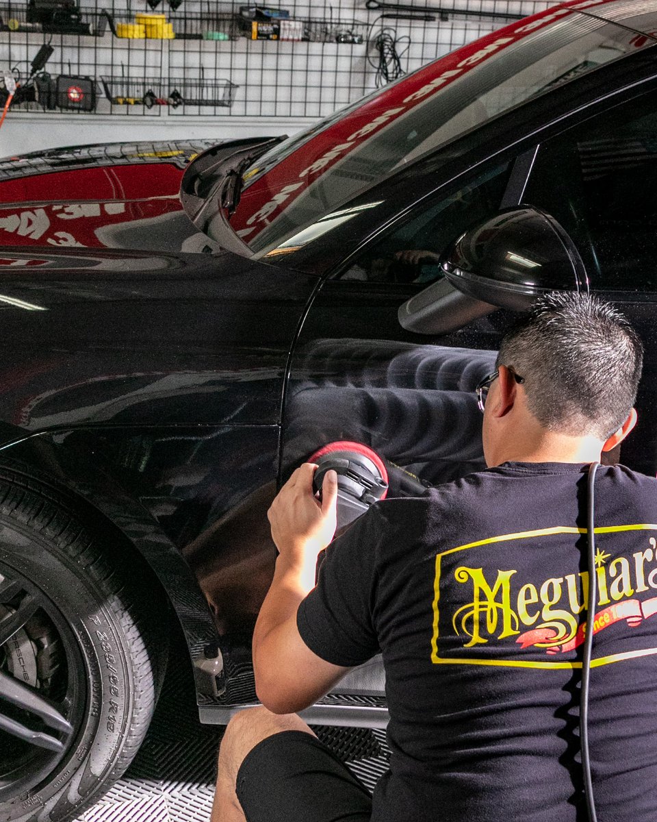Meguiars's tweet photo. How do you take defect removal to the next level with M110 Ultra Pro Speed Compound?
By grabbing a DA Polisher! 🙌 

Who wants to get their hands on some M110?
https://t.co/dHRwVnfMJR

#meguiars #compound #procompound https://t.co/us50wbwzxF
