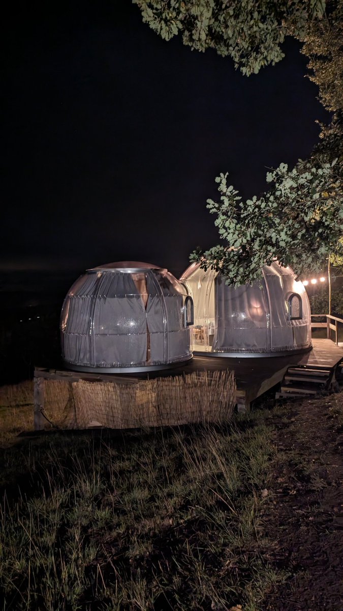 1h du mat' : 
- Tu peux éteindre ton téléphone en veille stp ? La lumière m'empêche de dormir.
- Non je peux pas.
- Ben pourquoi ?
- Parce que la pleine lune n'a pas d'interrupteur. 

Ah. 
Ok.
Argument recevable. 😅

#hautegaronne #occitanie #hebergementinsolite #ecotourisme